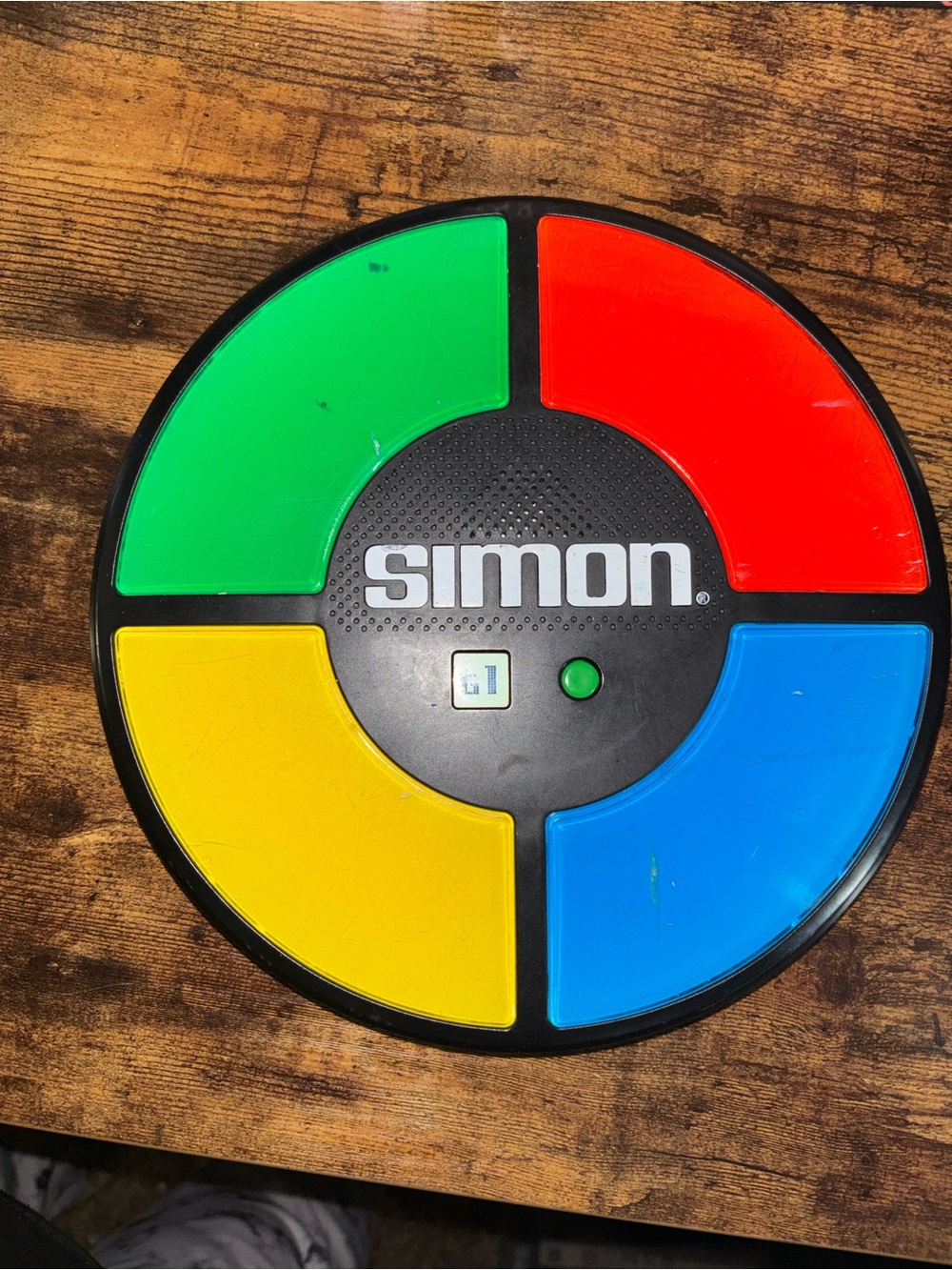 Simon Electronic memory matching Game Milton Bradley